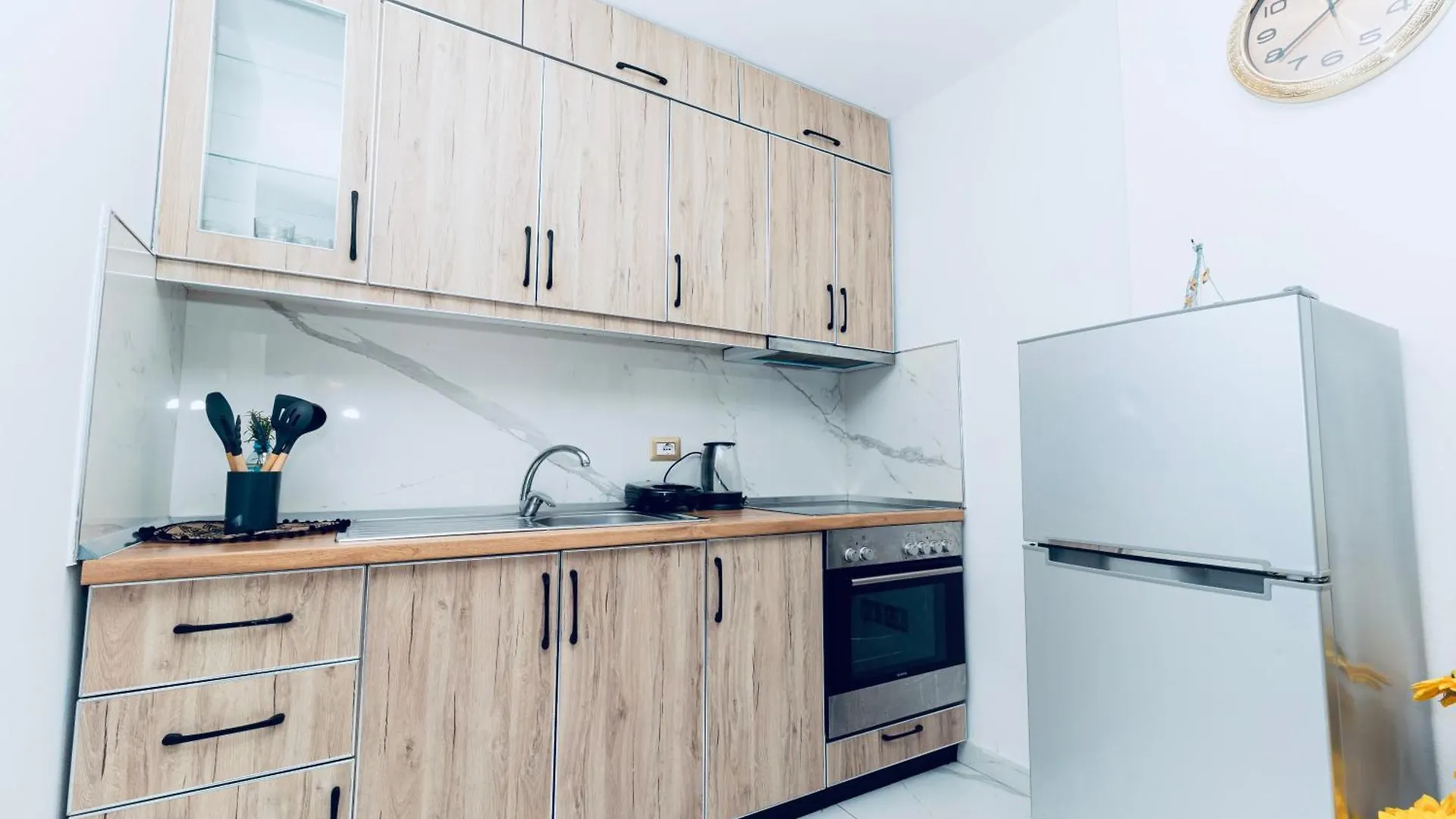 Seaside Escape Apartments Dıraç